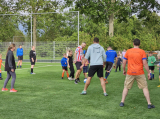 Laatste training S.K.N.W.K. JO7-1 (partijtje tegen de ouders) van maandag 27 mei 2024 (131/180)